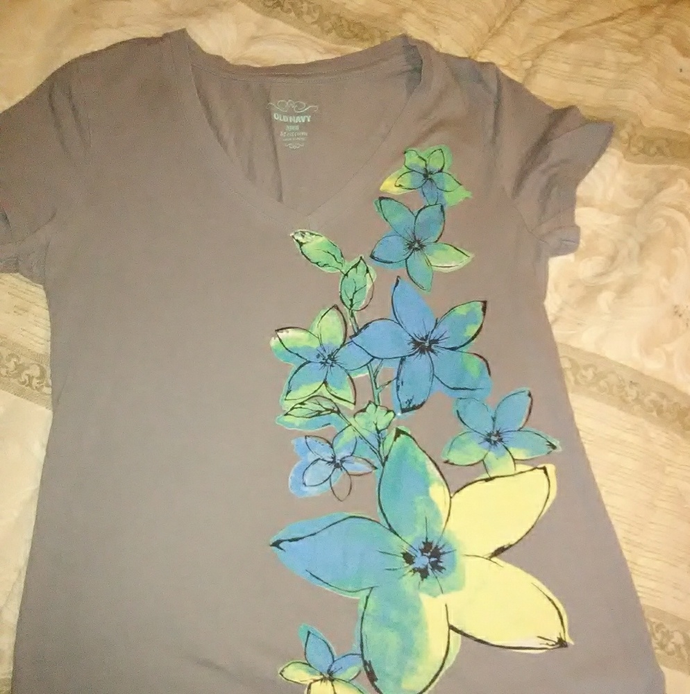 Old Navy flower shirt